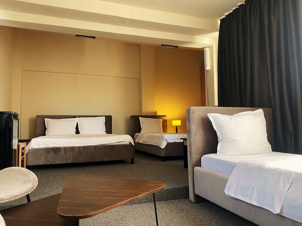 Keto Hotel 9/39