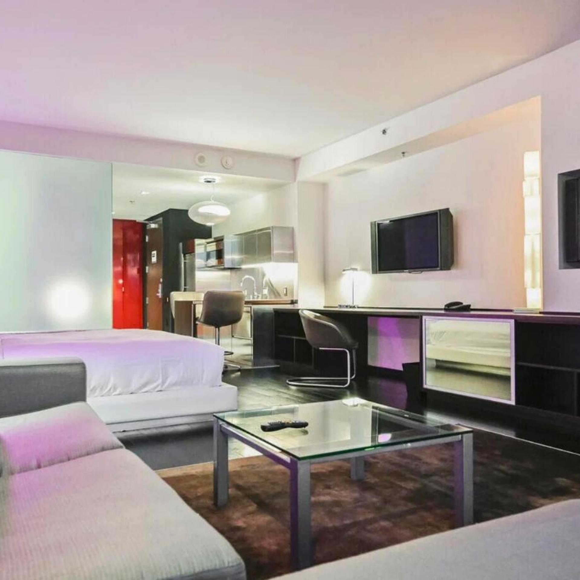 Vista Balcony Collection - StripSuite Palms Place Hotel, Resort & Casino - NO RESORT FEE 28/45