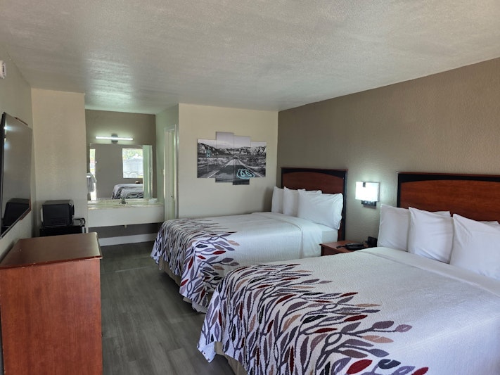 Red Roof Inn Shamrock 8/17