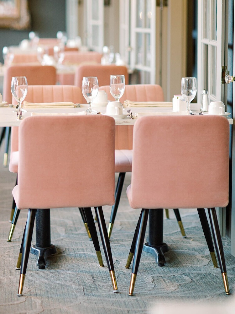 Columbia Gorge Hotel And Spa 52/62