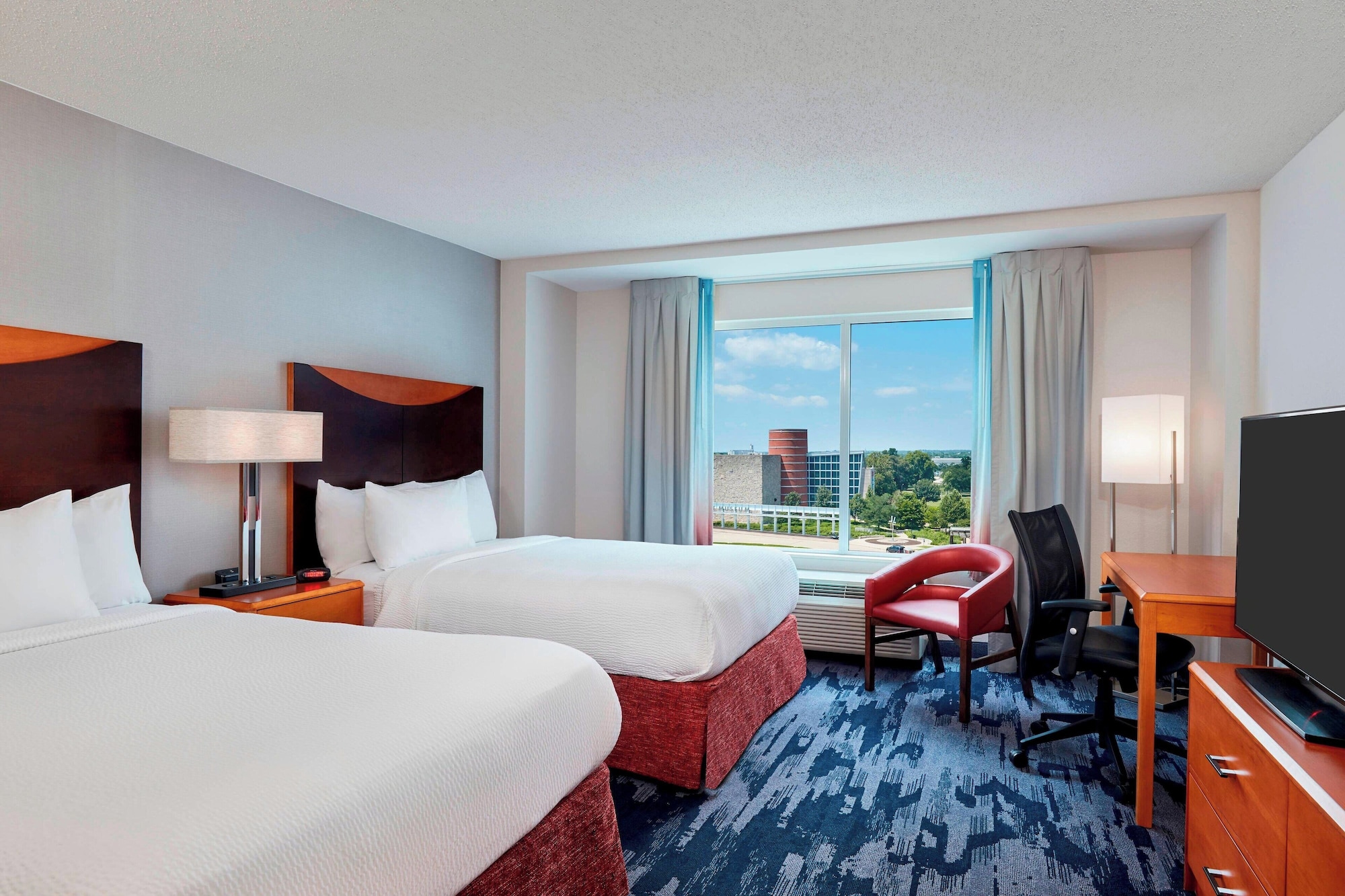 غرفة بسريرين مزدوجين بإطلالة على المتنزه لذوي الإعاقة، Fairfield Inn And Suites Indianapolis Downtown 2/5