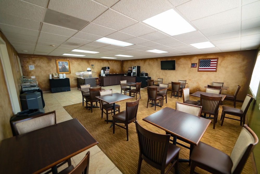 Angel Inn Near IMAX, a Travelodge by Wyndham 30/50