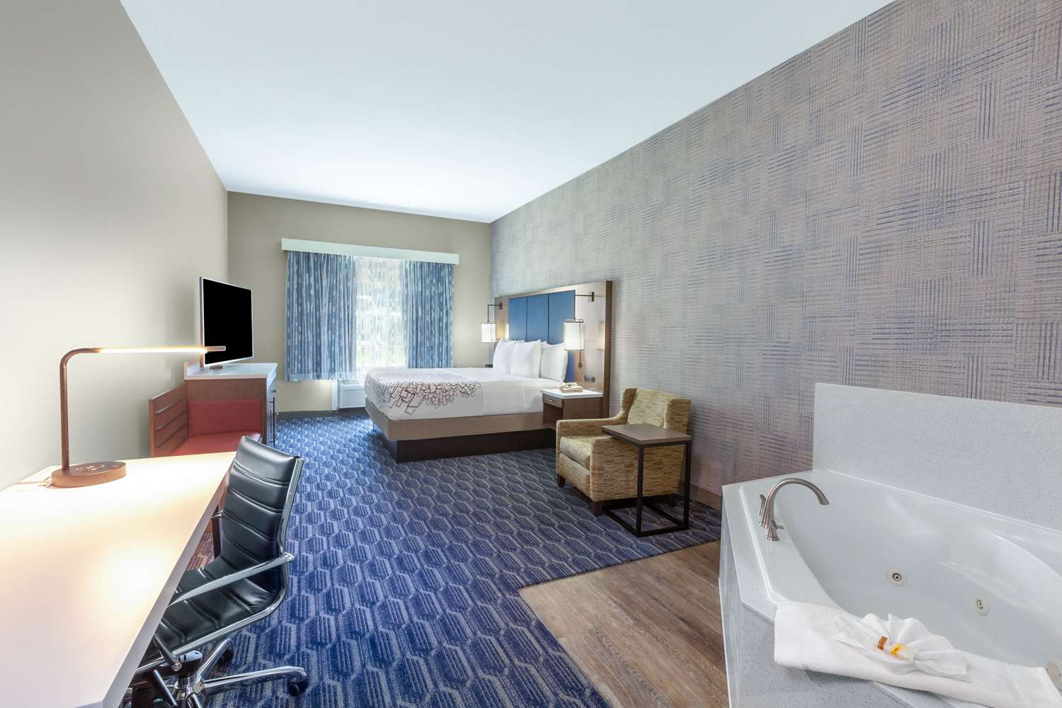 La Quinta Inn & Suites by Wyndham Houston Channelview 34/66