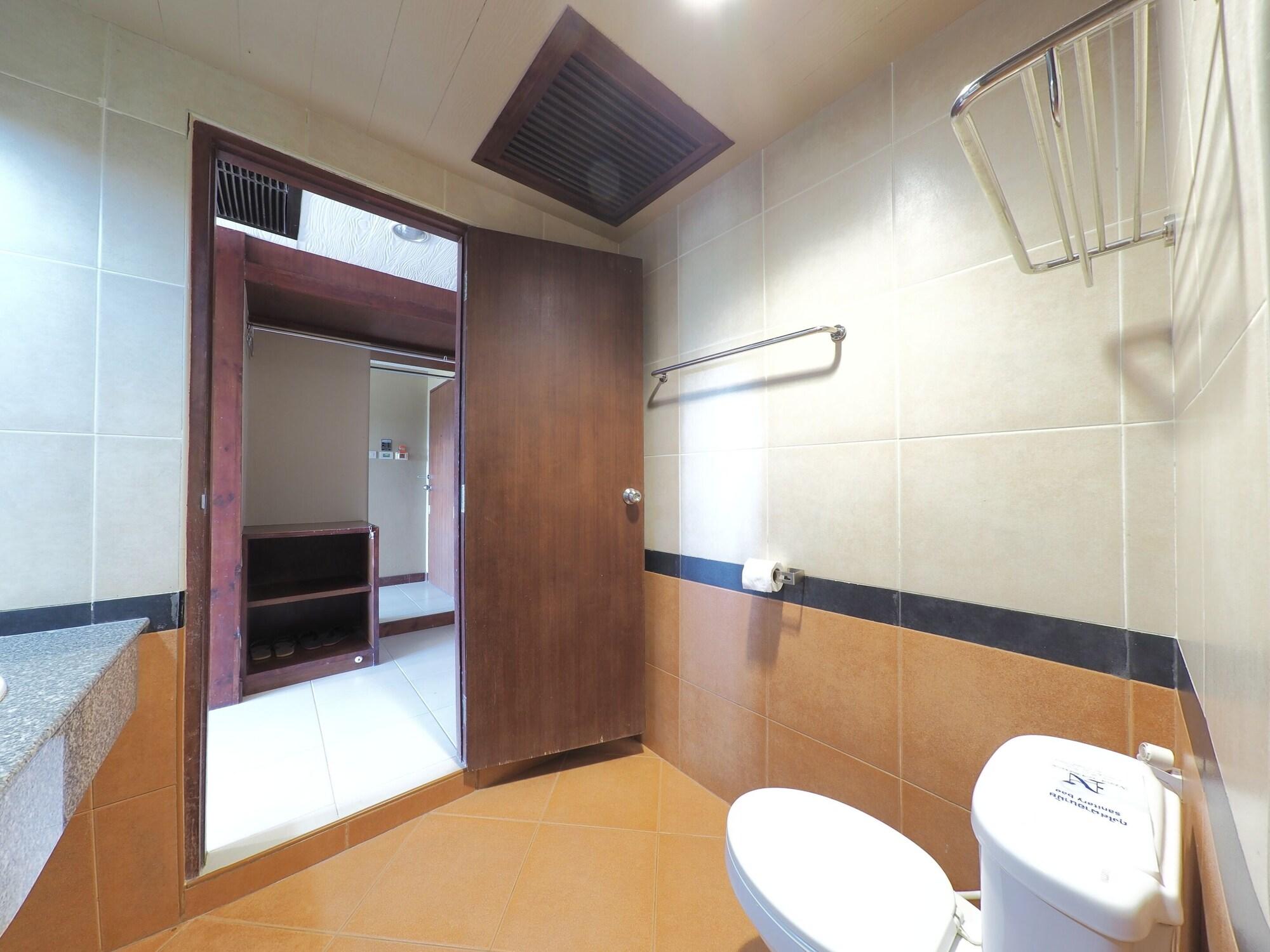 Nipa Garden Hotel 53/53