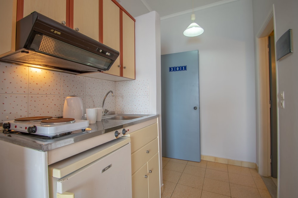 Agoulos Inn 49/50