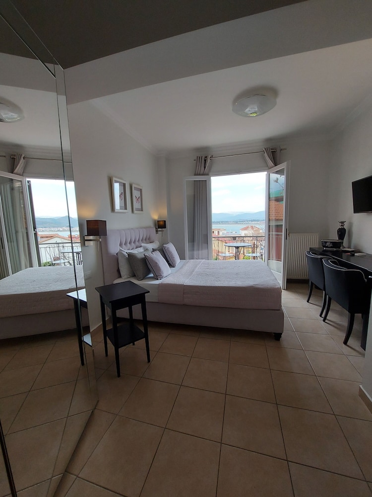 Leto Nuevo Hotel 26/78