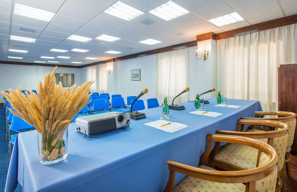 Hotel Delfinia 77/87