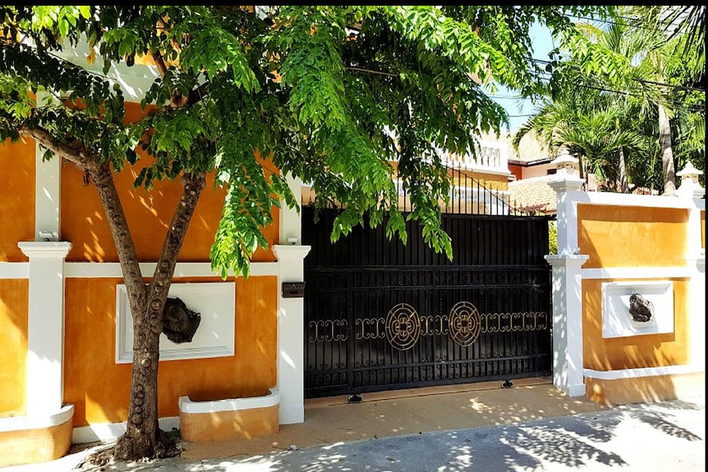 Hide Land Pattaya - Luxurious Tropical Villa 5/97