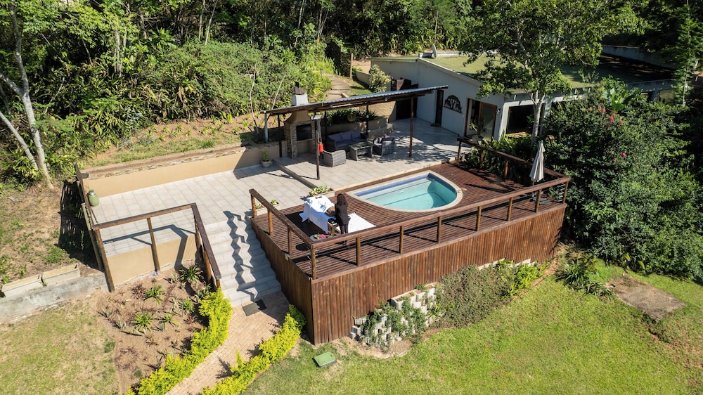 Bushbaby Valley Lodge 36/42
