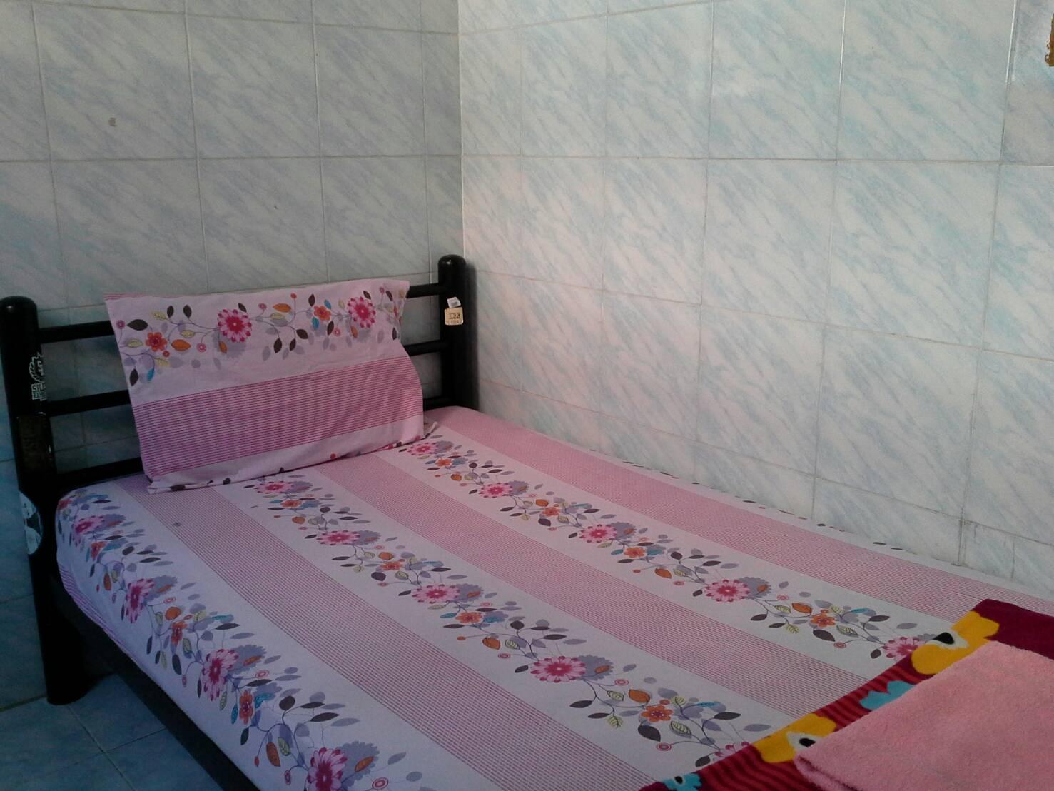 Room, Single