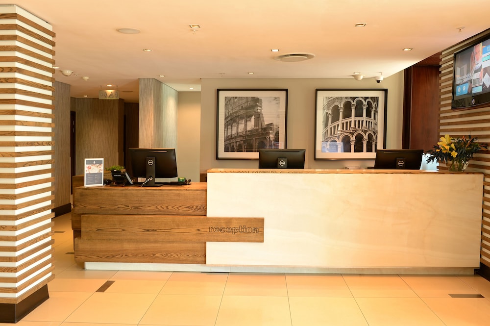 Sunsquare Montecasino 16/66