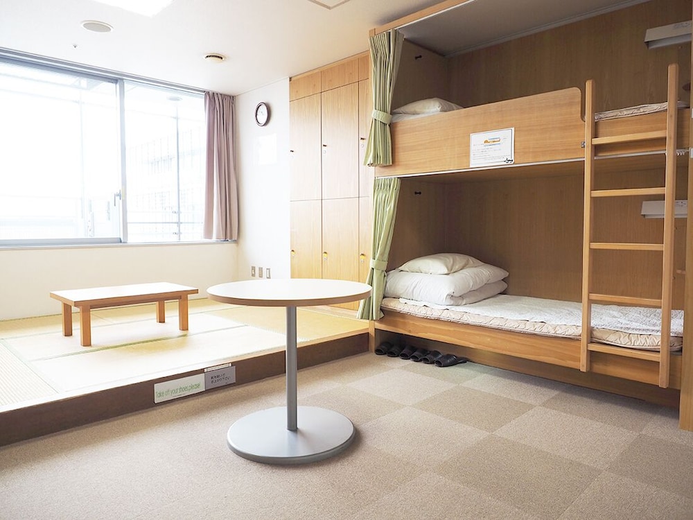 Shin-Osaka Youth Hostel 35/36