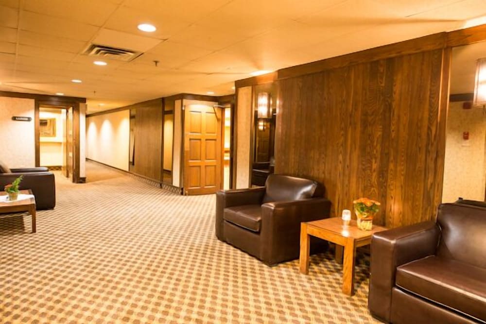 Travelodge by Wyndham Winnipeg Airport West 17/26