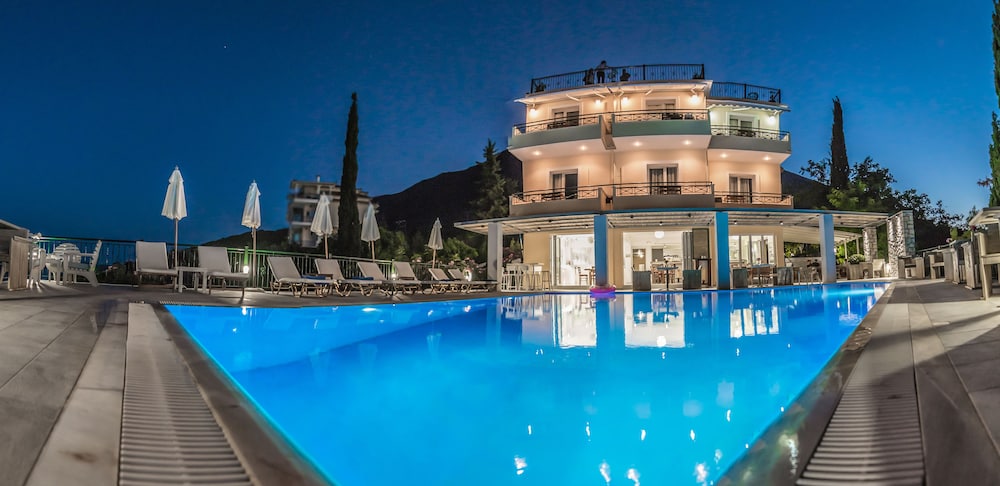 ALIKI HOTEL 3/76