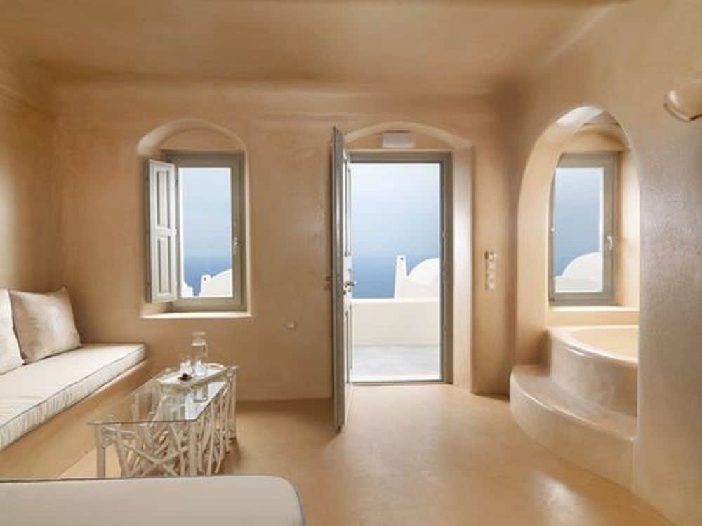 Dome Santorini Resort 17/46