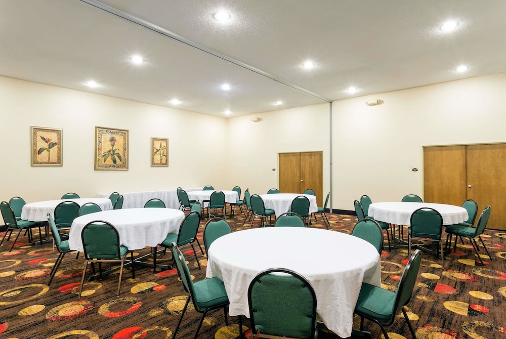 Days Inn by Wyndham Lexington 22/26