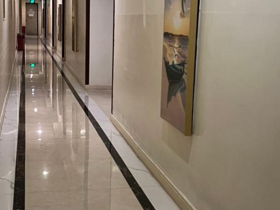 Huifeng Hotel 8/23