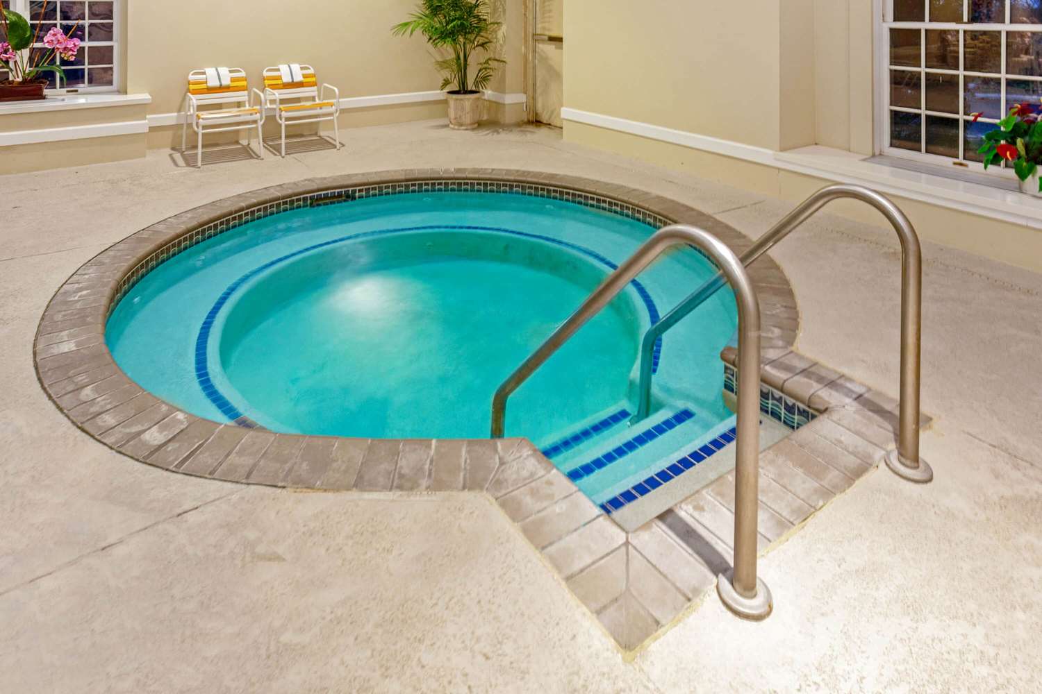 La Quinta Inn Suites By Wyndham Milwaukee Delafield 26/50