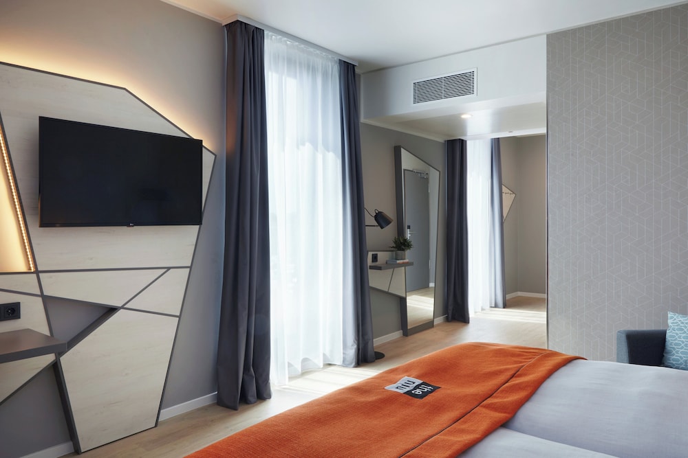 Holiday Inn - the niu, Hub Dusseldorf Messe by IHG 32/73