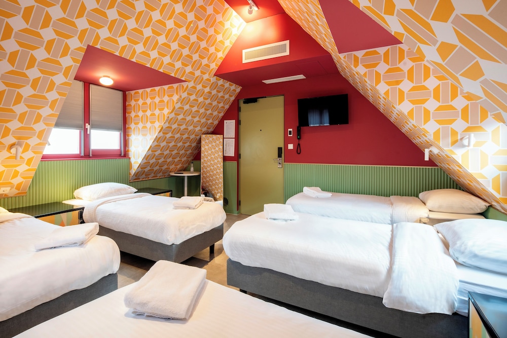 Tourist Inn 19/60