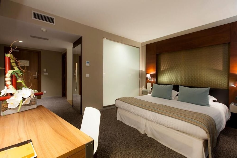 Alysson Hotel 9/38