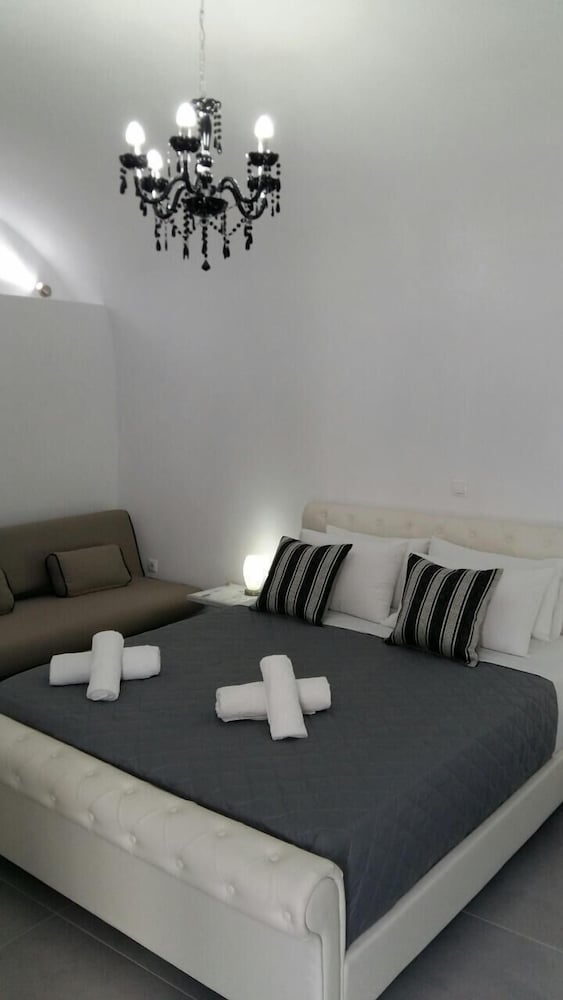 Leta Santorini 29/50