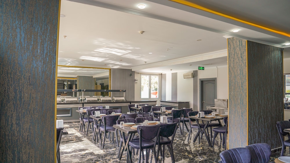 Grand Alisa Hotel 44/61