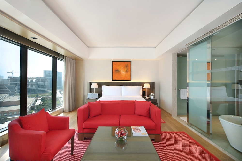 TRIDENT BANDRA KURLA 47/67