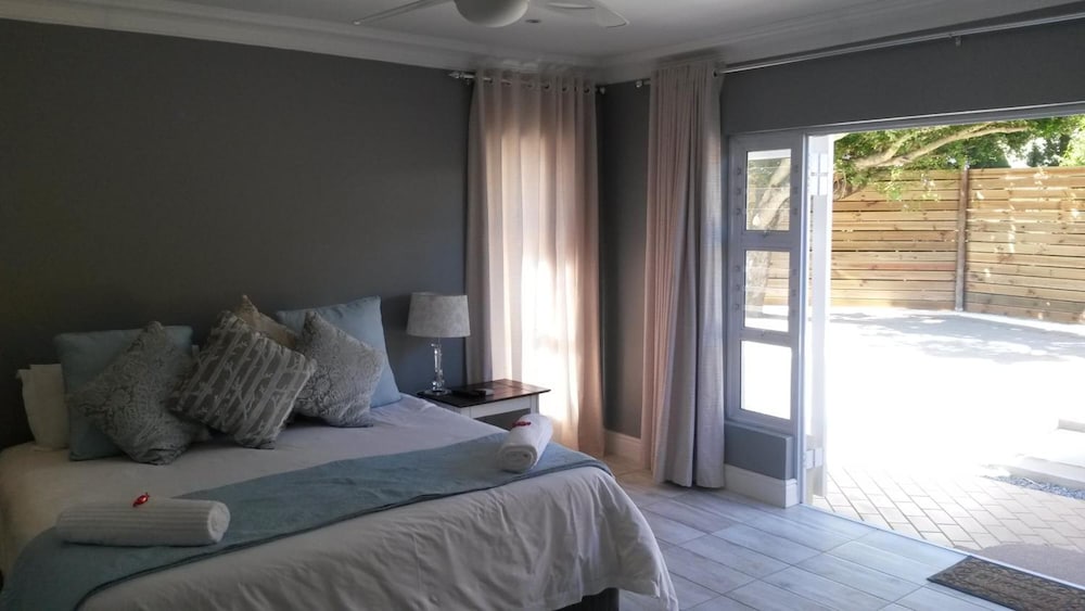 Reef View Bnb 10/50