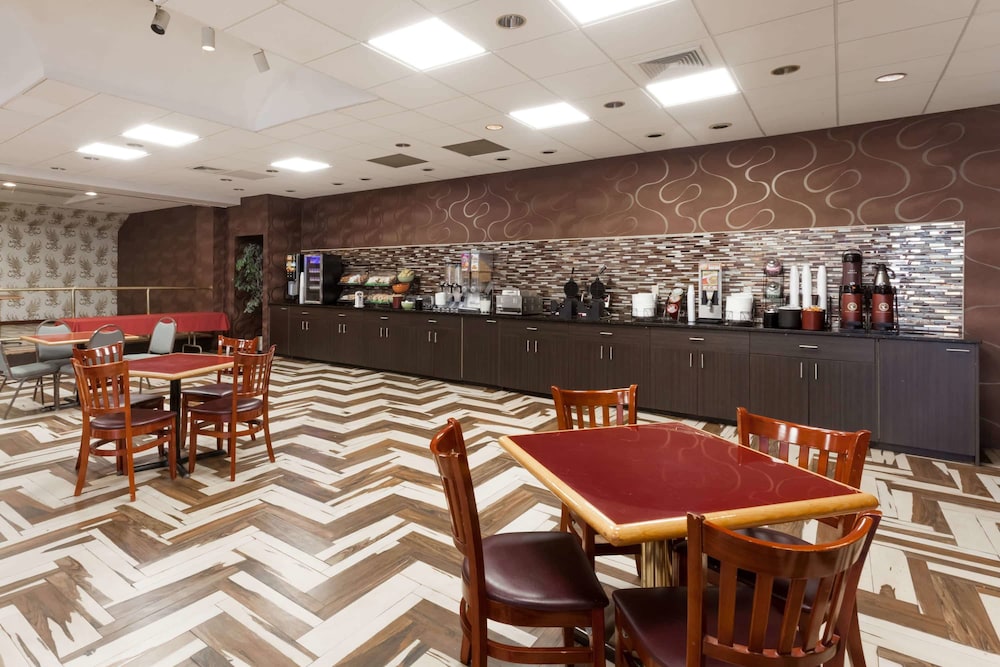 Ramada By Wyndham Newburgh/West Point 30/46