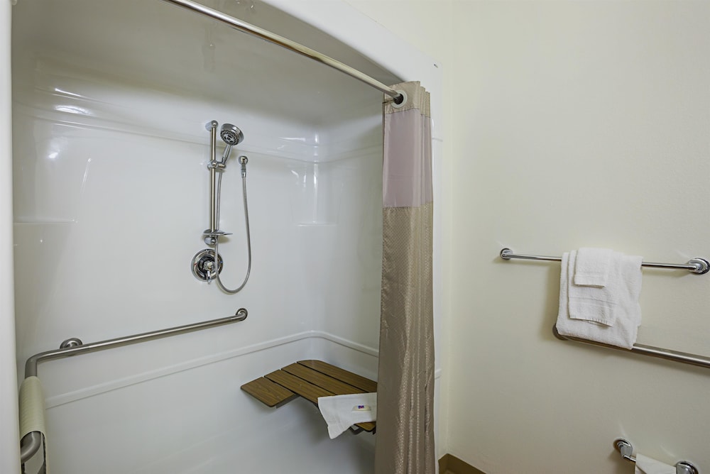 Park Inn by Radisson, Grand Island I-80 28/48