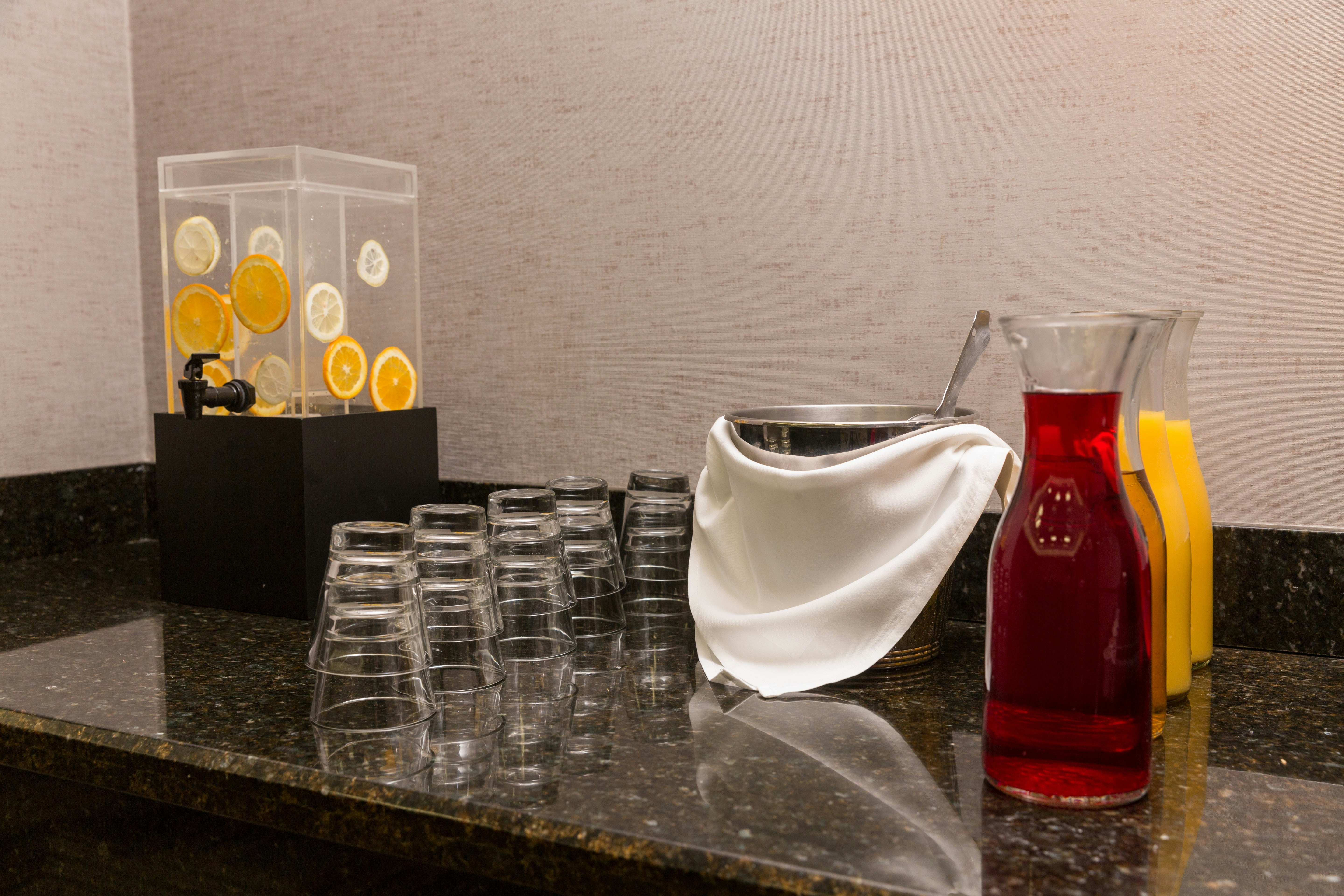 Hilton Chicago/Oak Lawn 27/76