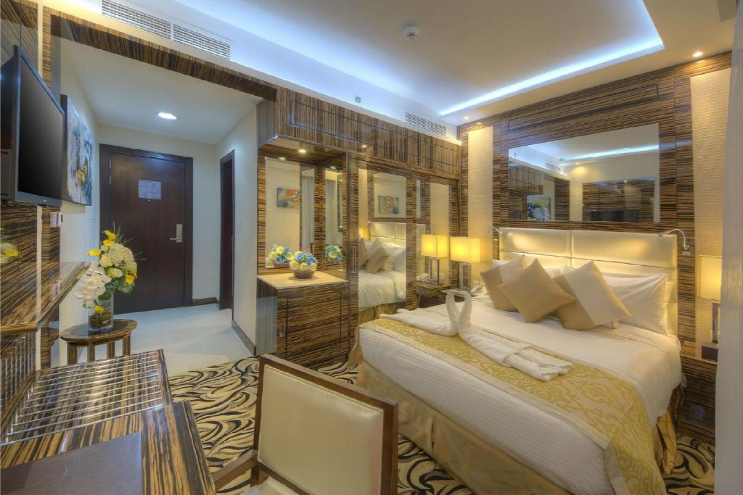 Orchid Vue Hotel 27/37