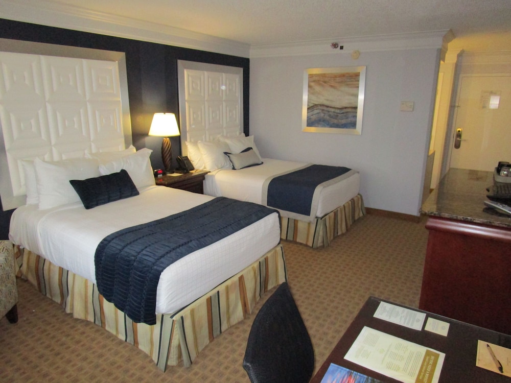 Rosen Plaza Hotel 13/68