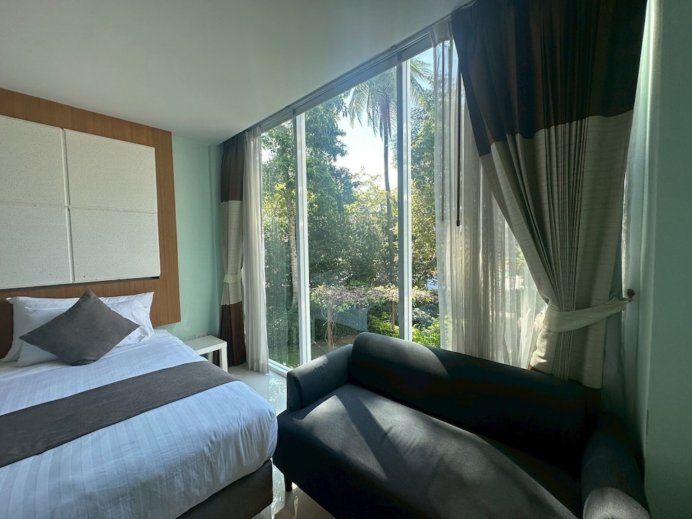 A Hotel Simply 13/50