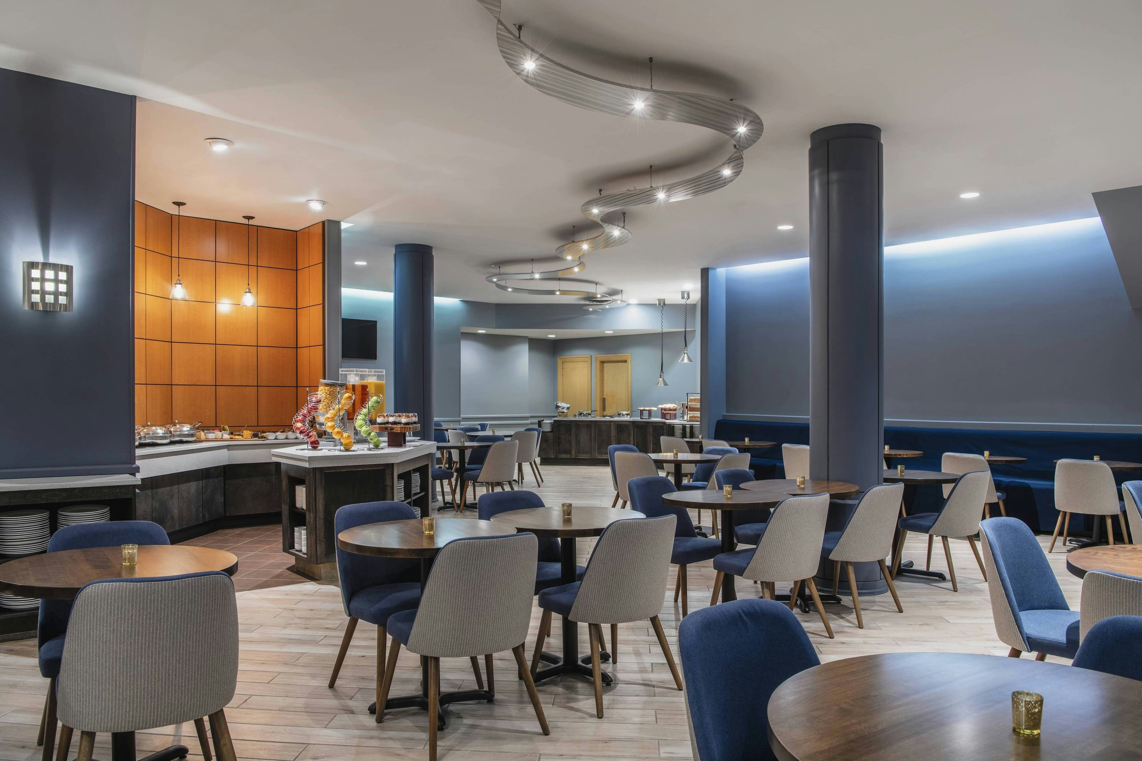 Delta Hotels By Marriott Regina 62/66