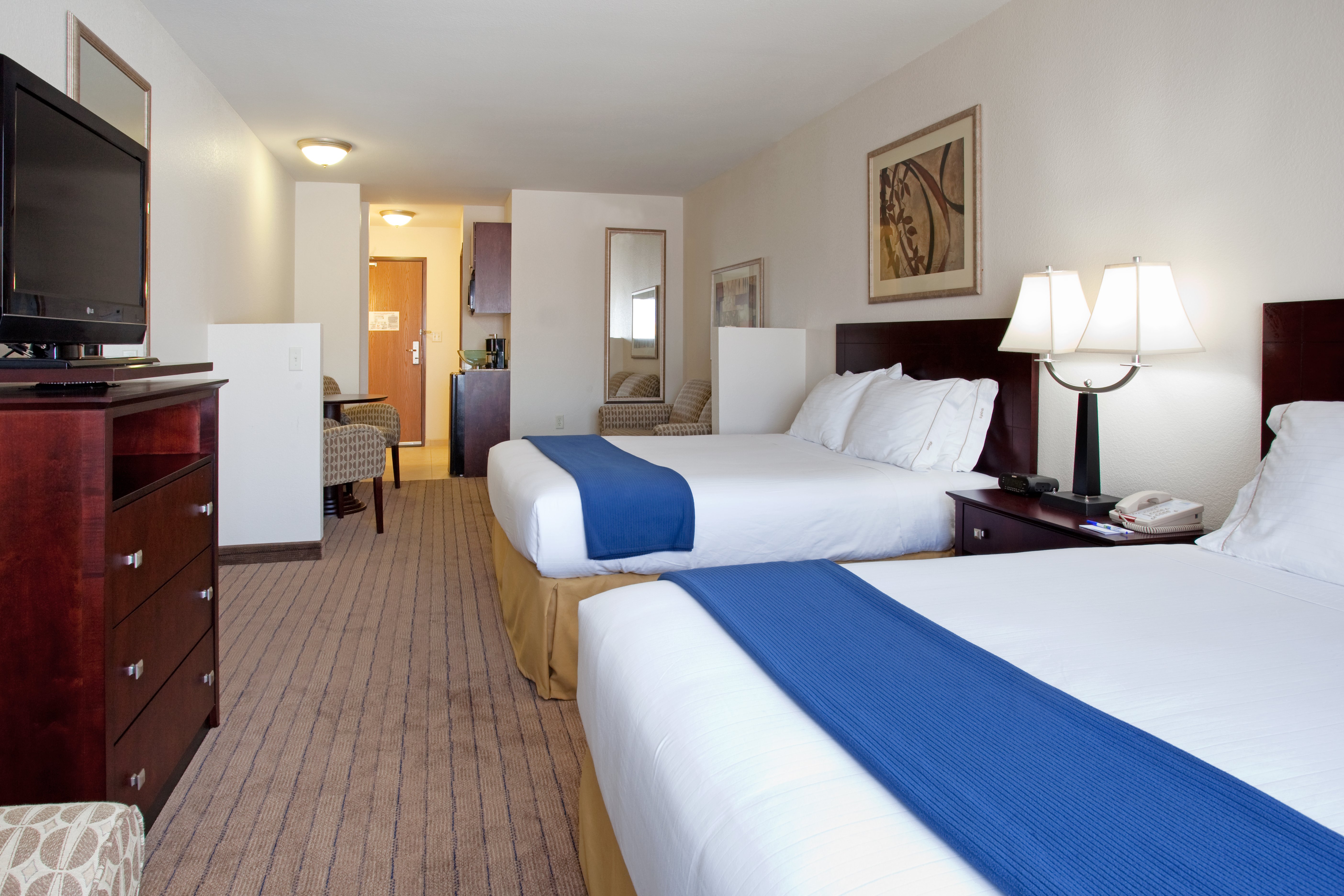 Holiday Inn Express Hotel And Suites Buffalo 30/66