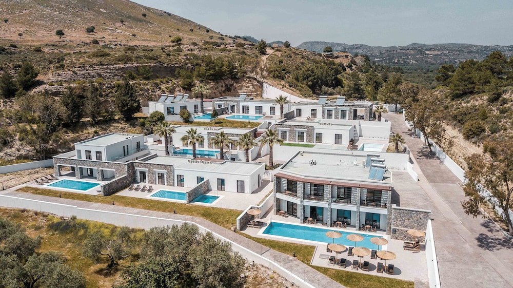 Terra Pietra Luxury Villas & Suites 2/42