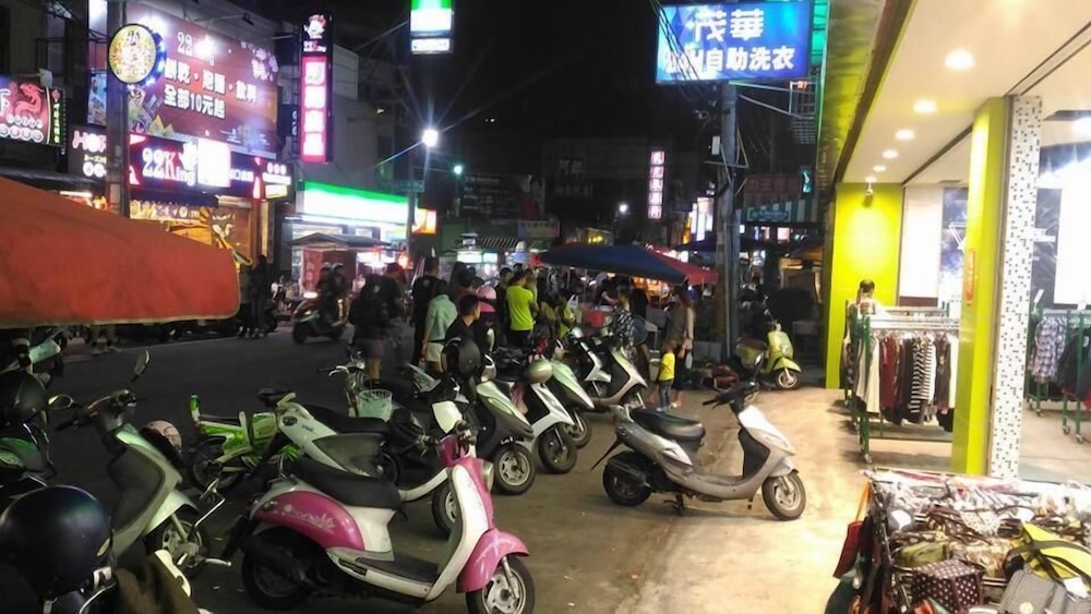Maohua Motel 38/44