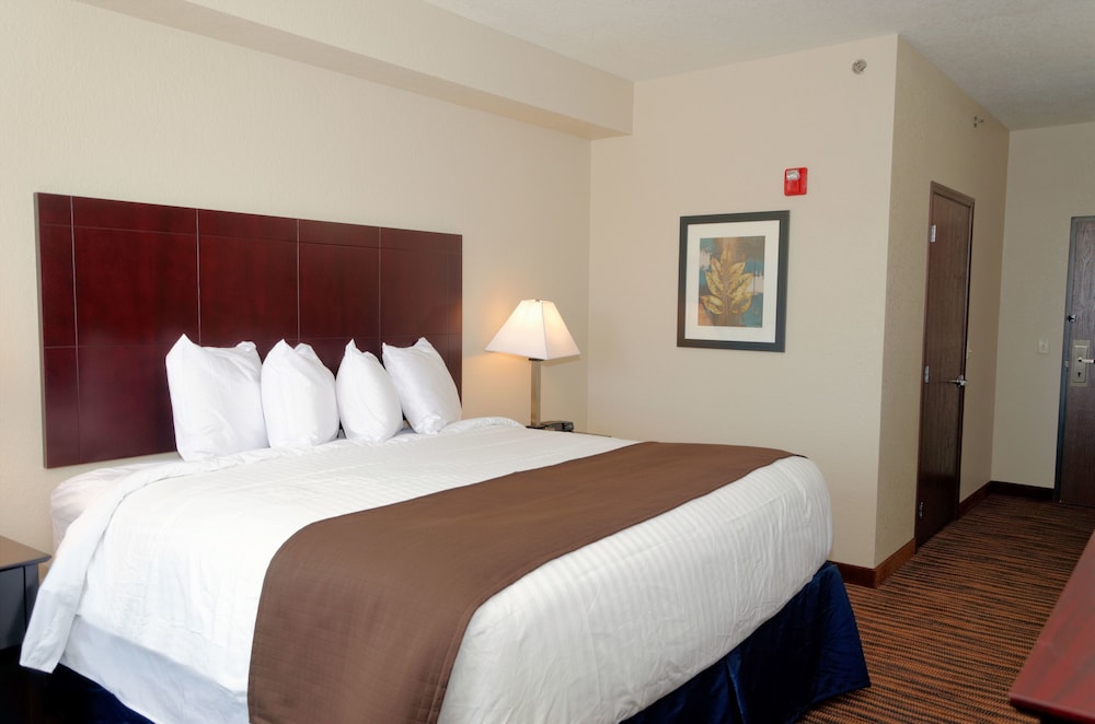 Boulders Inn Amp Suites Oak Ridge 19/50