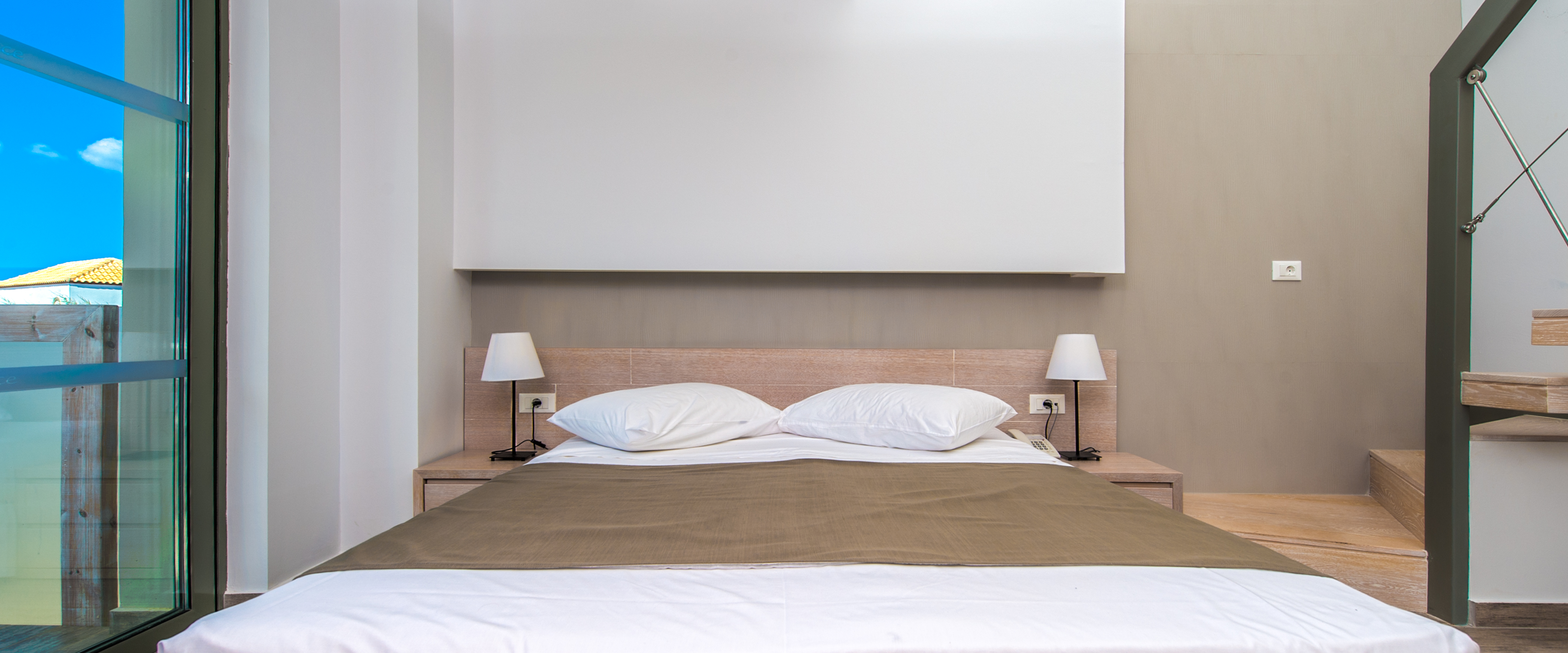 ROOM, DOUBLE OR TWIN BED, SHARED POOL