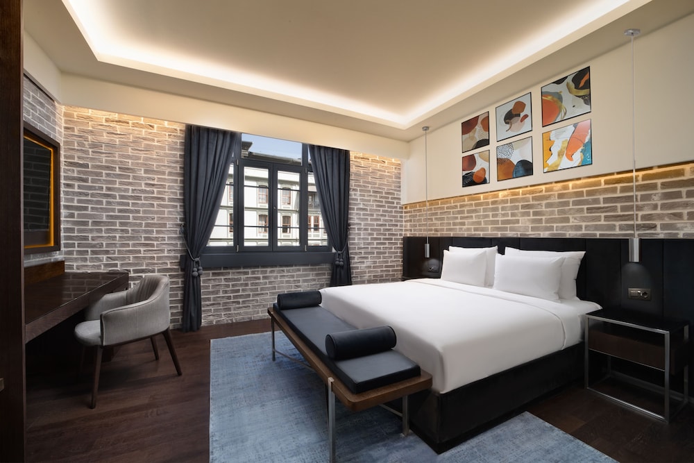 STANDARD, KING BED