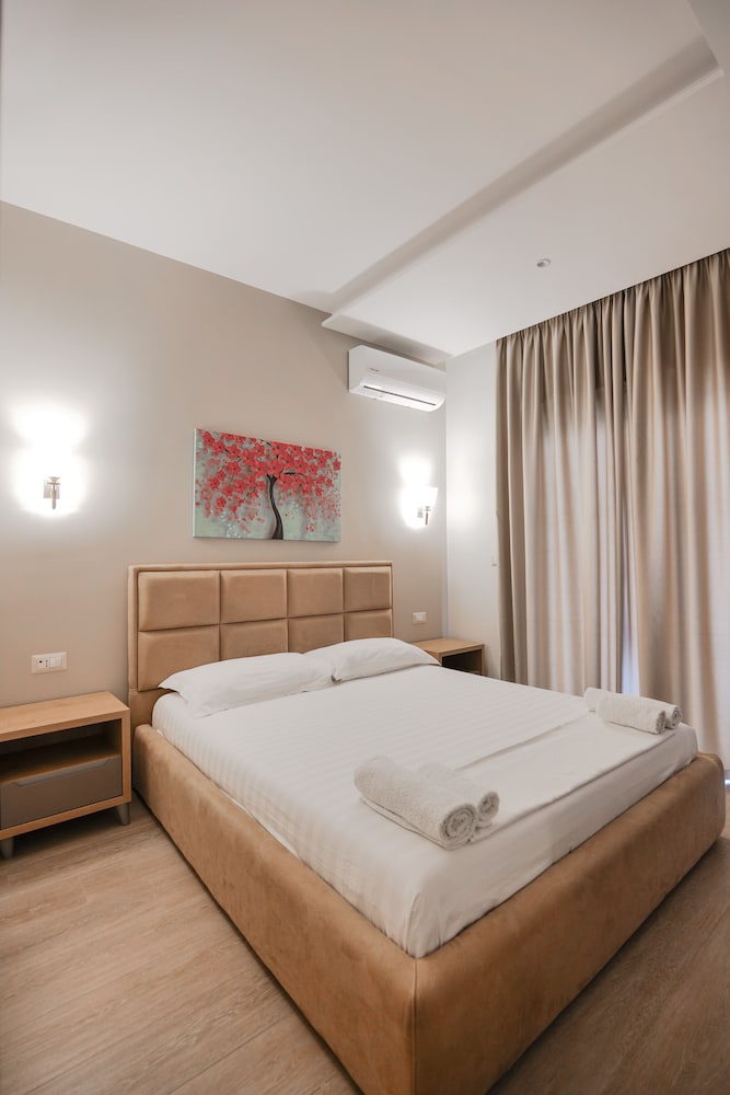 Hotel Roalb 14/28