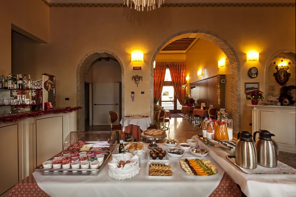 Albergo Antica Corte Marchesini 34/50