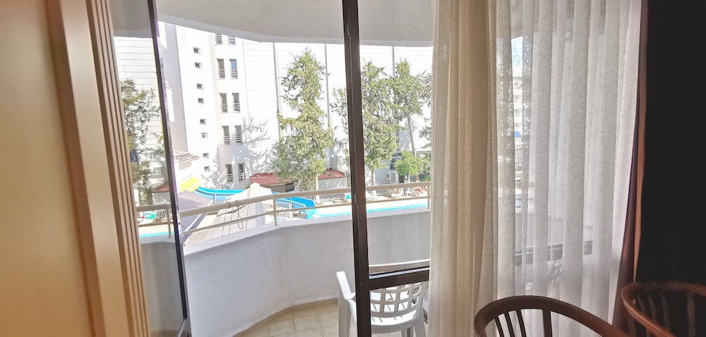 Intermar Hotel 37/50