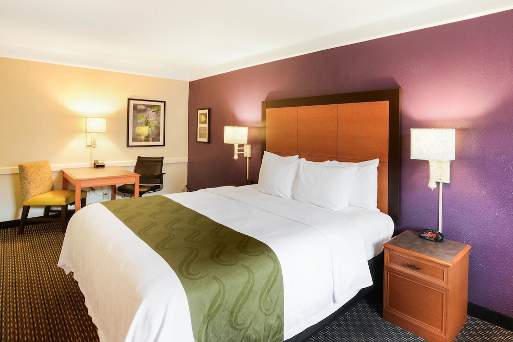 Quality Inn & Suites North Charleston Ashley Phosphate 16/50