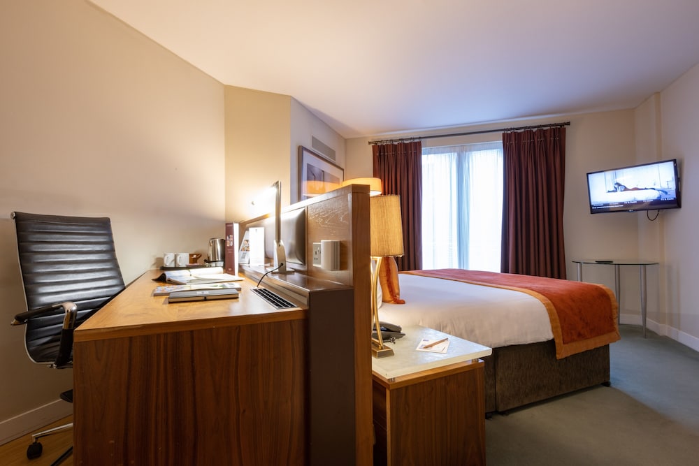 Bermondsey Square Hotel 16/50