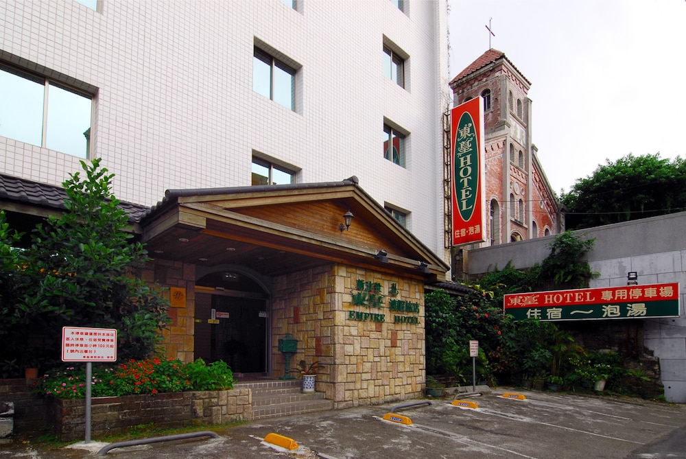 Empire Hotel 51/52