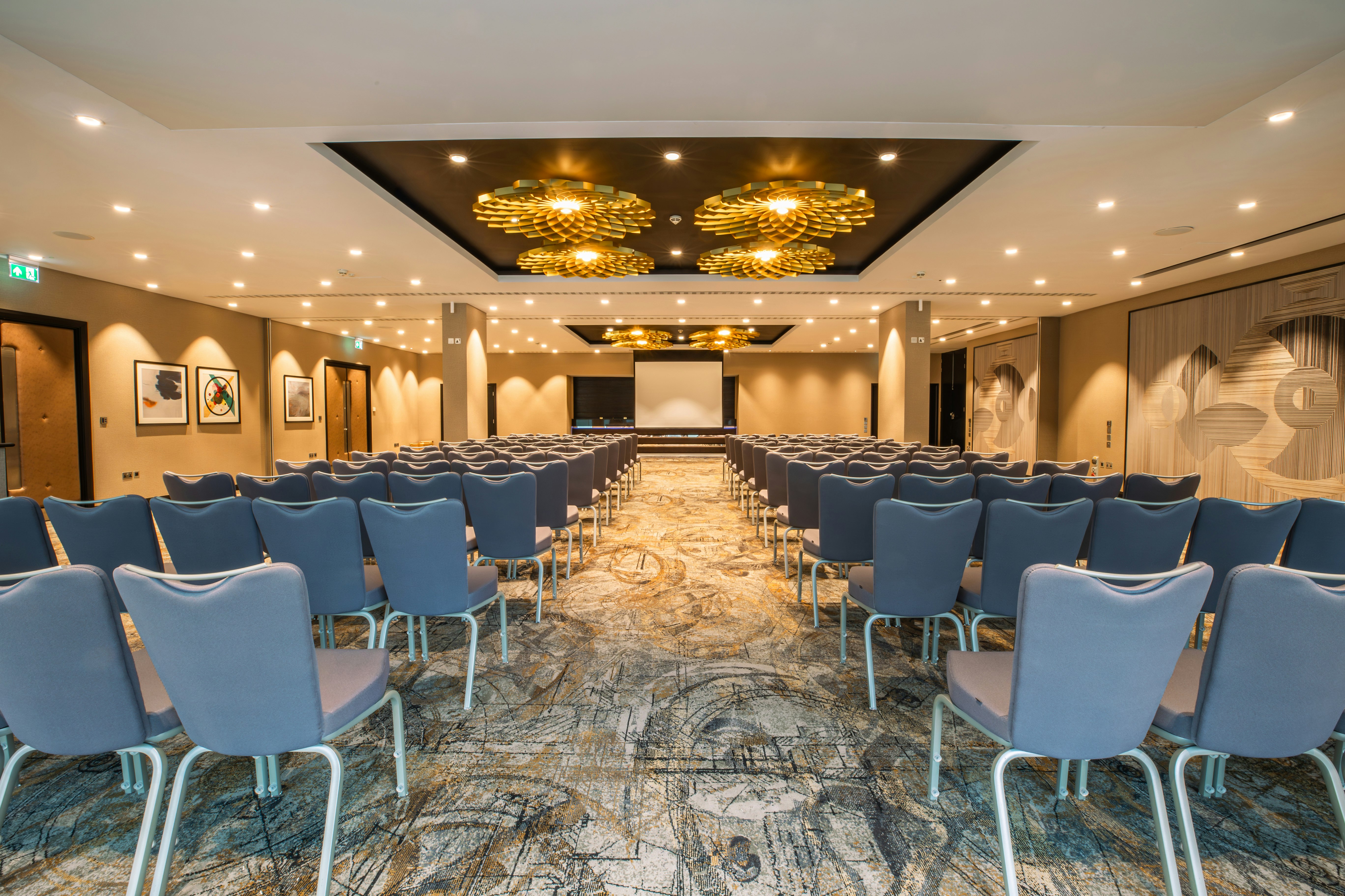 Doubletree By Hilton Hotel Woking 50/55