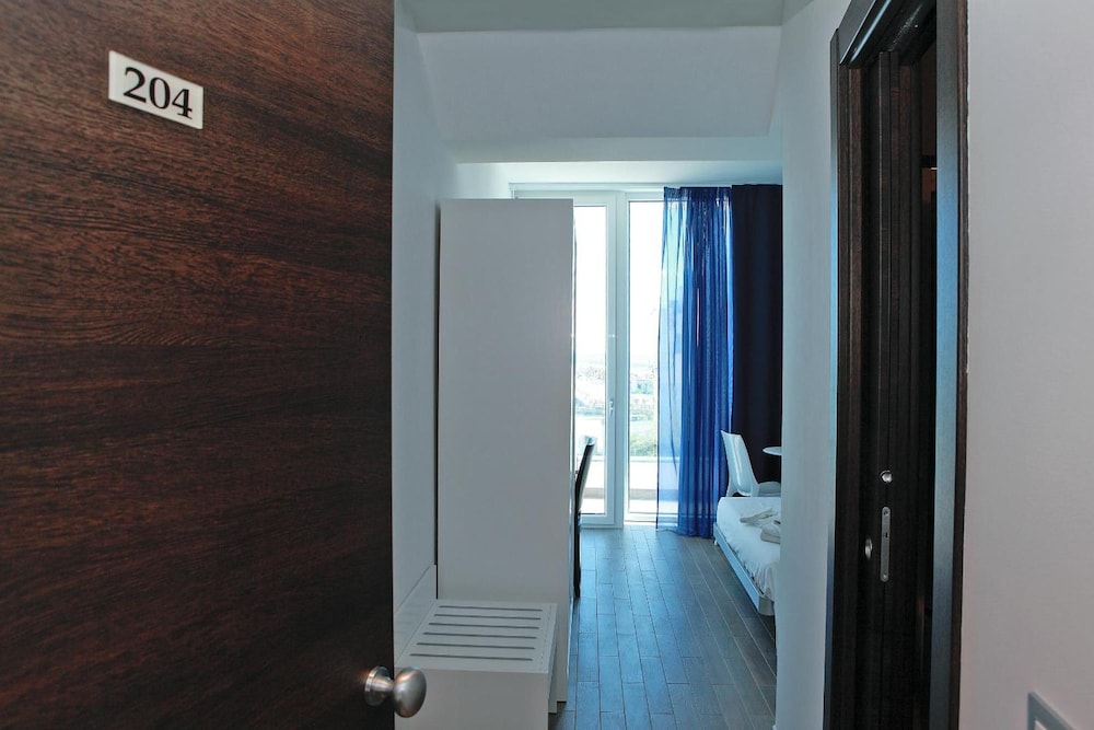 Nauticus Guest Room photo3
